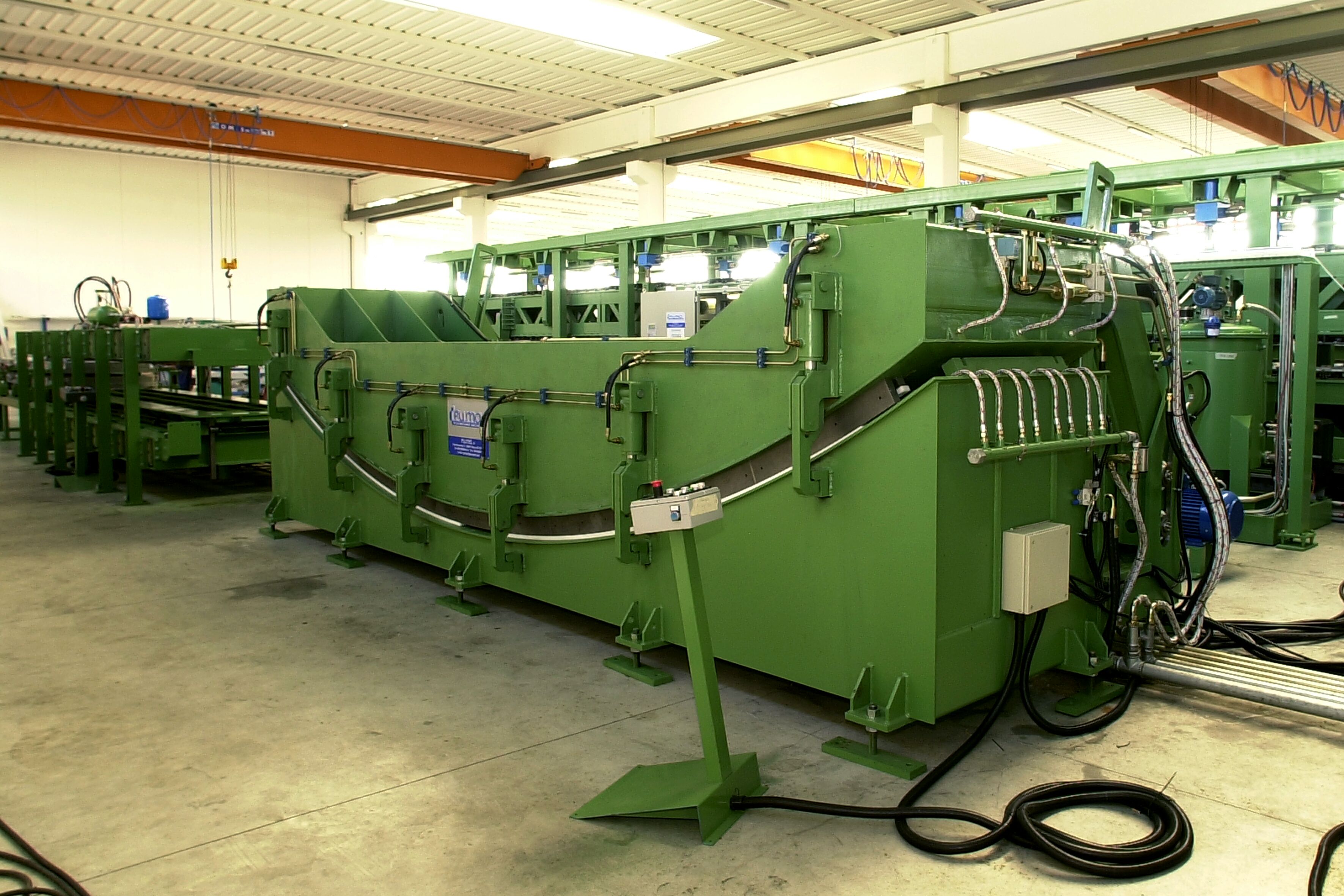 Press for Curved panel with Hydraulic Closing